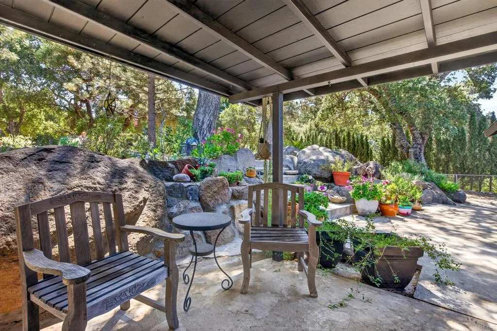 https://cdn.realtyfeed.com/cdn/127/306710659/35210f4d49b79e31f3e264ed1bf57a3f.webp