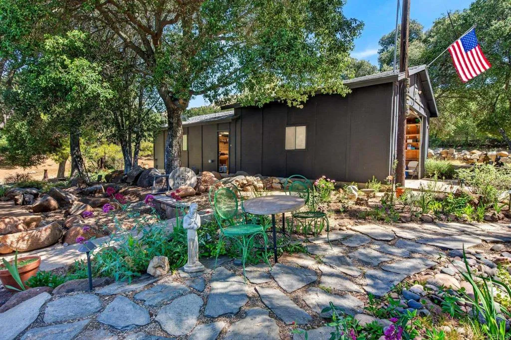 https://cdn.realtyfeed.com/cdn/127/306710659/4ac1bbbf6d0a6f8e38ea3cad00cdb167.webp