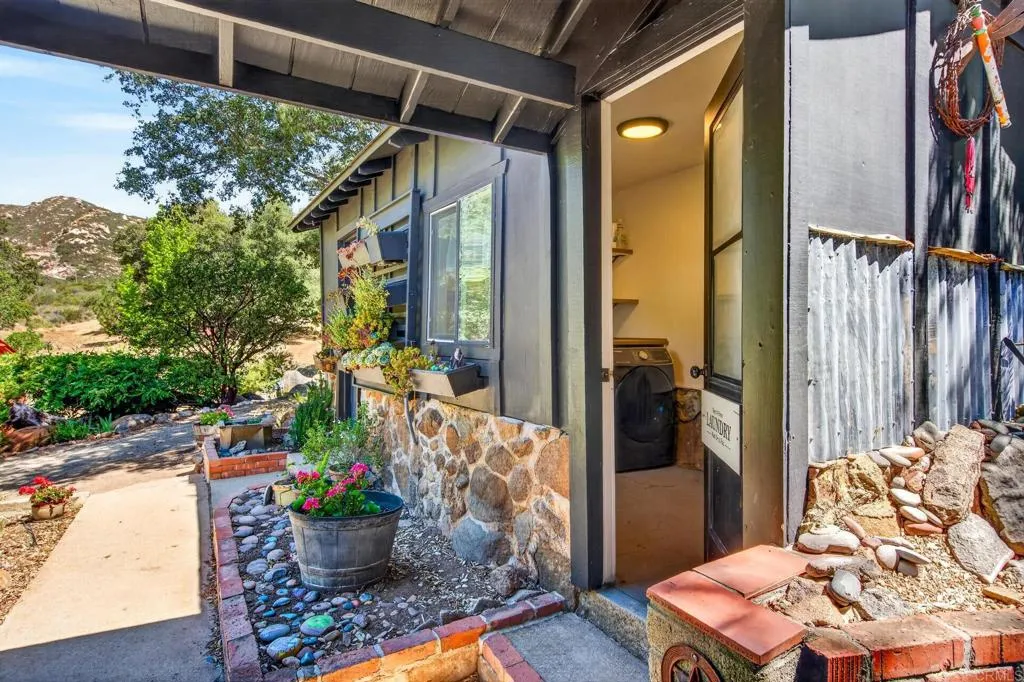 https://cdn.realtyfeed.com/cdn/127/306710659/4edccbf3eee9e99464243ddaab29596b.webp