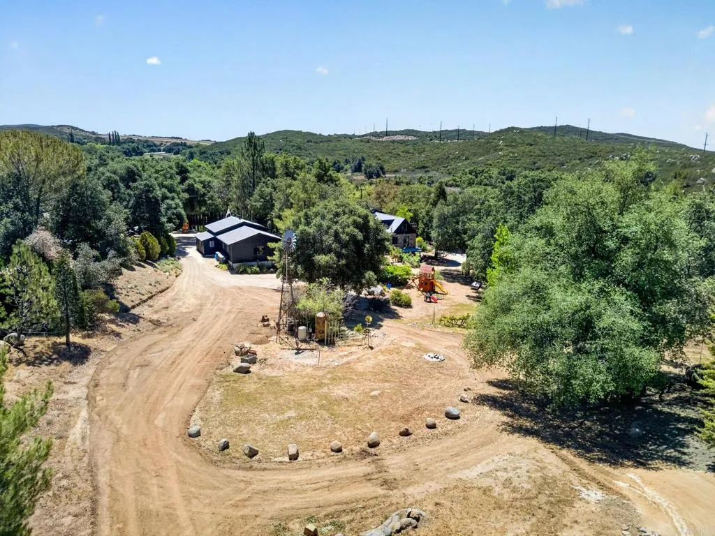 https://cdn.realtyfeed.com/cdn/127/306710659/82ac5e534b49382f8abcdfbfcef3ba1c.webp