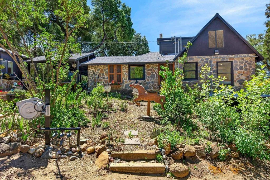 https://cdn.realtyfeed.com/cdn/127/306710659/95dba24c7e649b4d3b8ee428fa9de6b7.webp