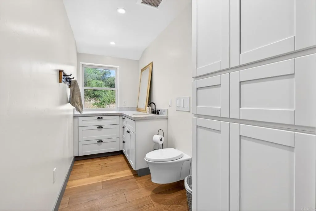 https://cdn.realtyfeed.com/cdn/127/306710659/b4e658d08d6ef2ba2638e2c309315cfa.webp