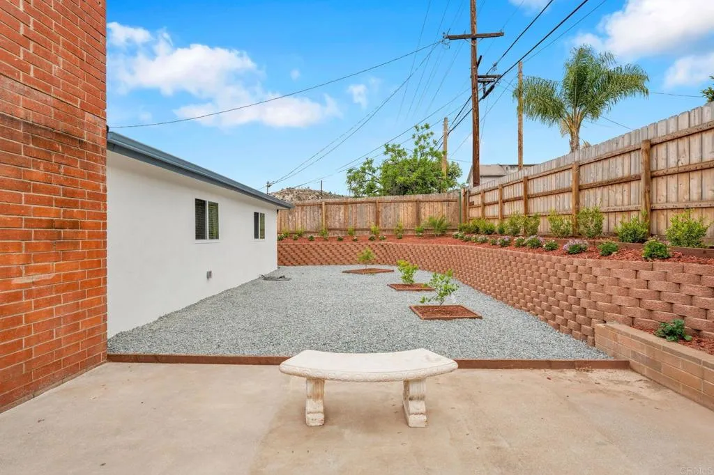 https://cdn.realtyfeed.com/cdn/127/306710694/4e150fd2ae833e34a62cc8ef0afe5a04.webp