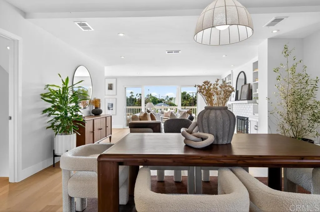 https://cdn.realtyfeed.com/cdn/127/306710695/1c703d7e4721c1152cffb8db0a693aaa.webp