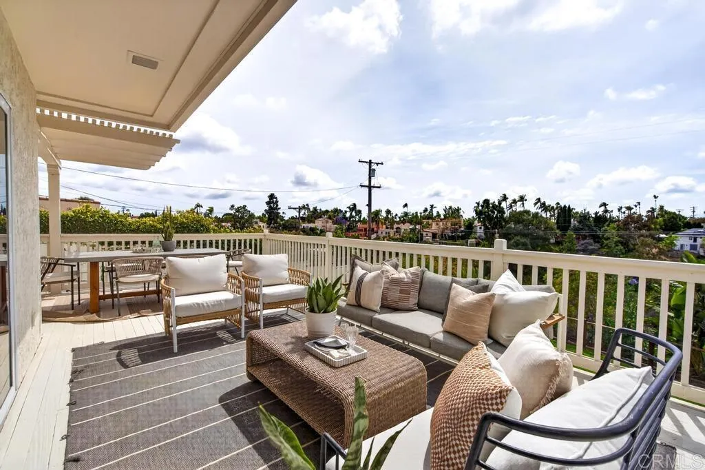 https://cdn.realtyfeed.com/cdn/127/306710695/479bd8c4390f77098329aa083dd8882f.webp