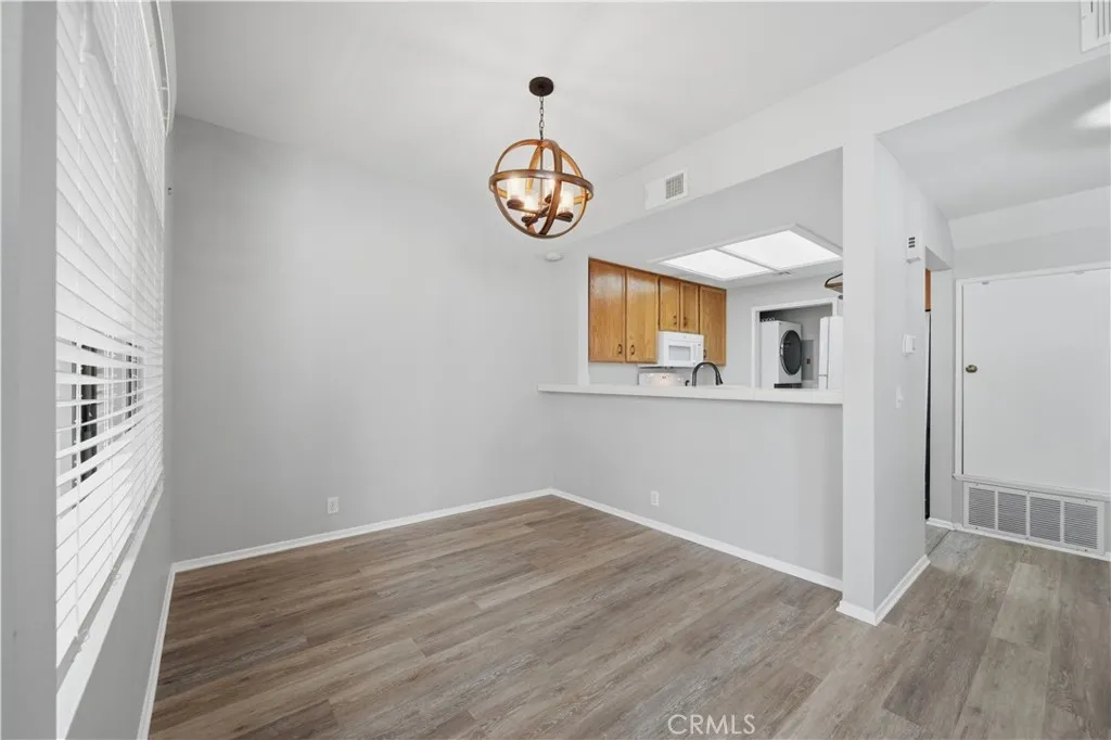 https://cdn.realtyfeed.com/cdn/127/306710733/bc1aef356e1c204335437fddd1c7c63b.webp