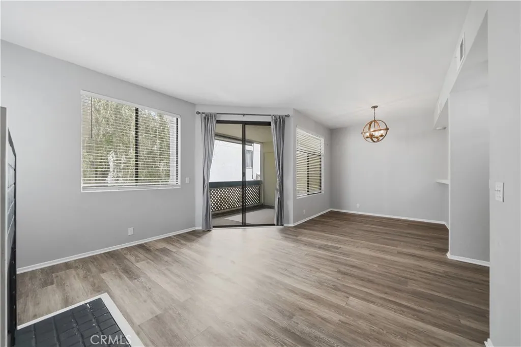 https://cdn.realtyfeed.com/cdn/127/306710733/cd76bcb8436ba249bca2d441b72ac7e4.webp