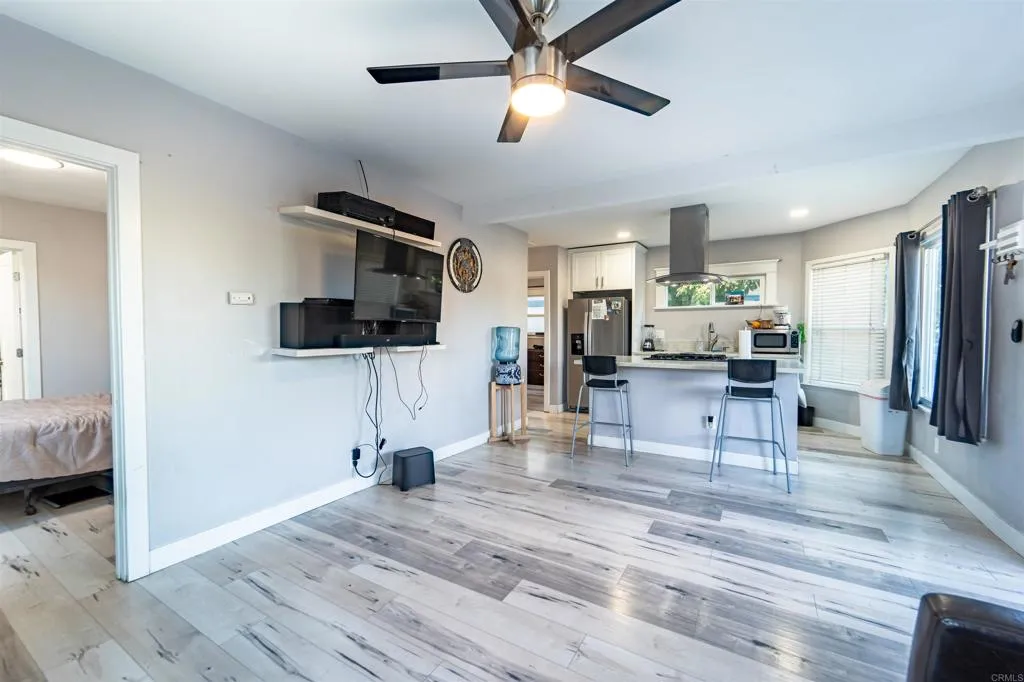 https://cdn.realtyfeed.com/cdn/127/306710743/430b8260f25754517efbfe9a81808fa7.webp