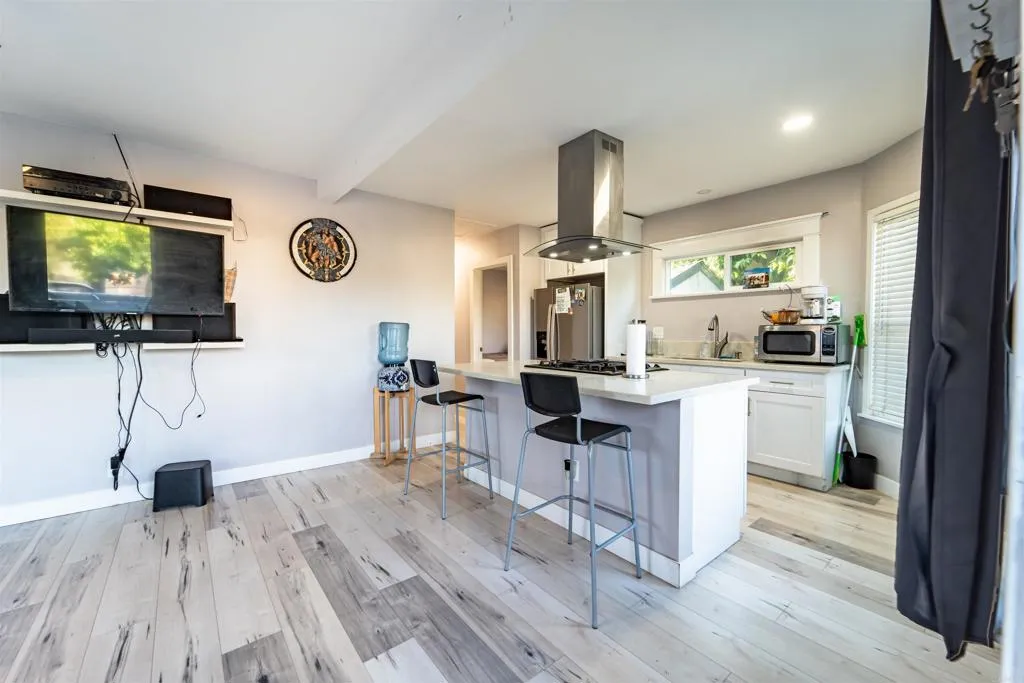 https://cdn.realtyfeed.com/cdn/127/306710743/f51b71e6ef9adea8e8291c354f3c5b6d.webp