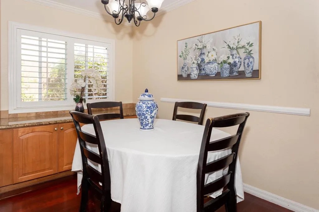 https://cdn.realtyfeed.com/cdn/127/306710748/340e63bf9ca45933164e4b111d7feed6.webp