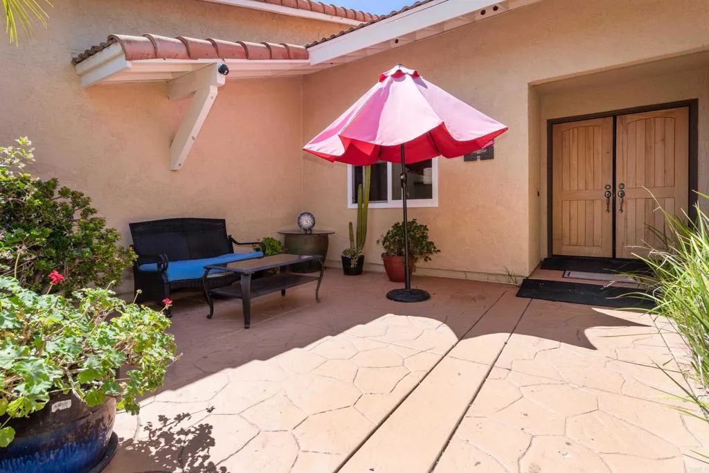 https://cdn.realtyfeed.com/cdn/127/306710748/8ca51c4f1963814d99f0958210d0da18.webp