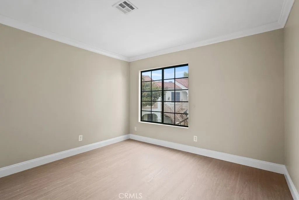 Photo #11: SW26097025 Listing: Photo #11