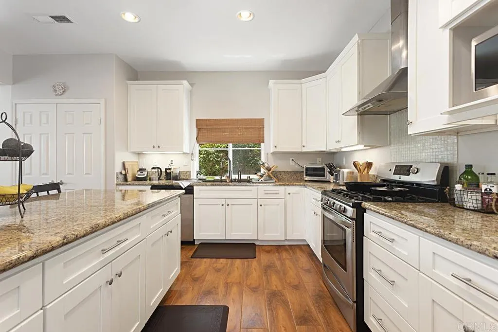https://cdn.realtyfeed.com/cdn/127/306710764/40e9b9c9cc0675005528cf26c88dd10b.webp