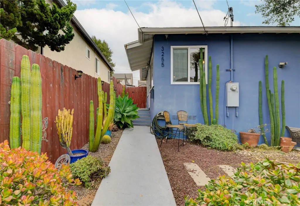 https://cdn.realtyfeed.com/cdn/127/306710831/6aa6c5cbd6e5e3a5c60c63c00a86bd83.webp