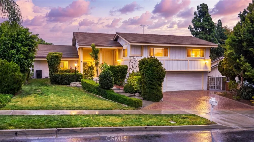 Fullerton, CA 92833