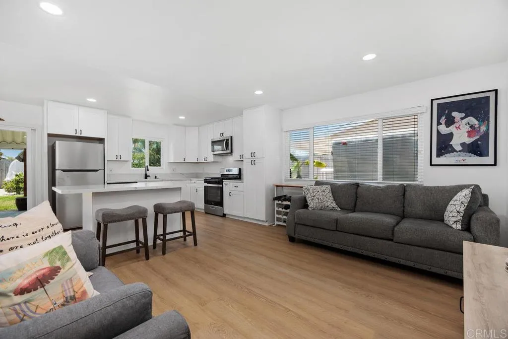 https://cdn.realtyfeed.com/cdn/127/306710905/64b8a35fea233ddd5cb98817fd8600c3.webp