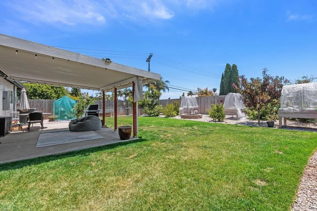 https://cdn.realtyfeed.com/cdn/127/306710905/f978a78111d8ce07517d043b6033bfb5.webp