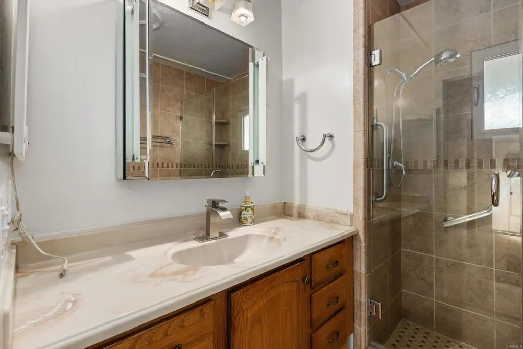 https://cdn.realtyfeed.com/cdn/127/306711018/8b9f723acd481791db50ef5118f16066.webp