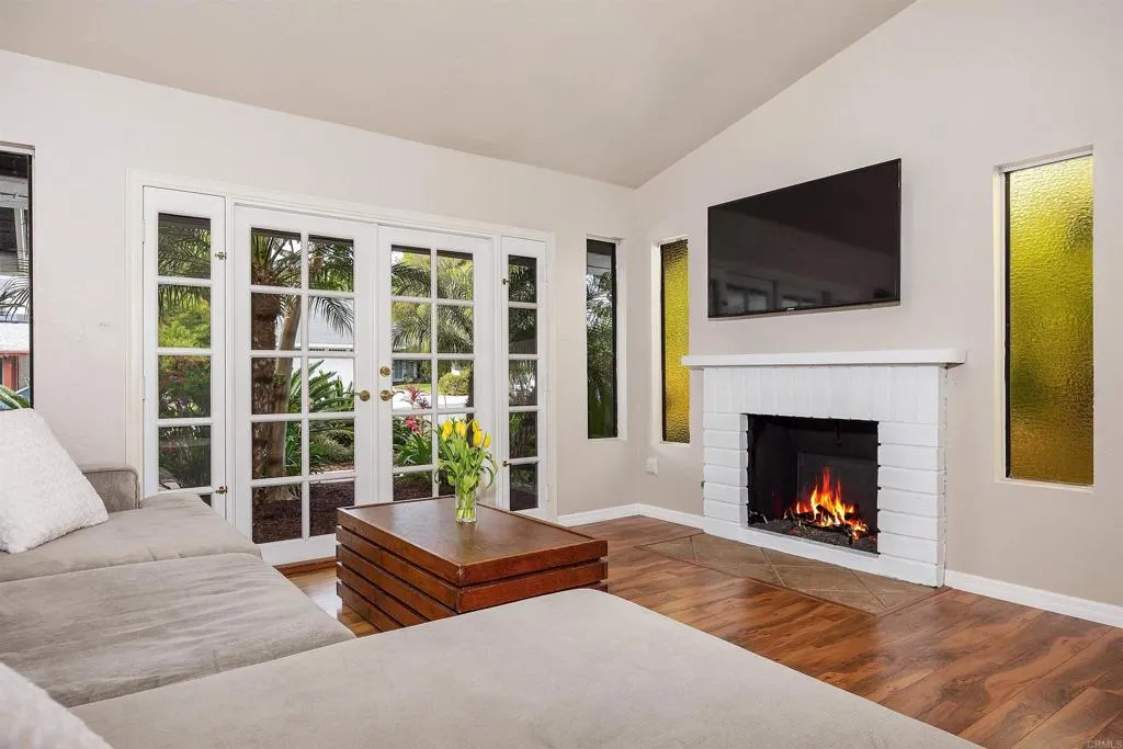 https://cdn.realtyfeed.com/cdn/127/306711031/1c3b2456a9d01b5e1364fa7072d349ea.webp
