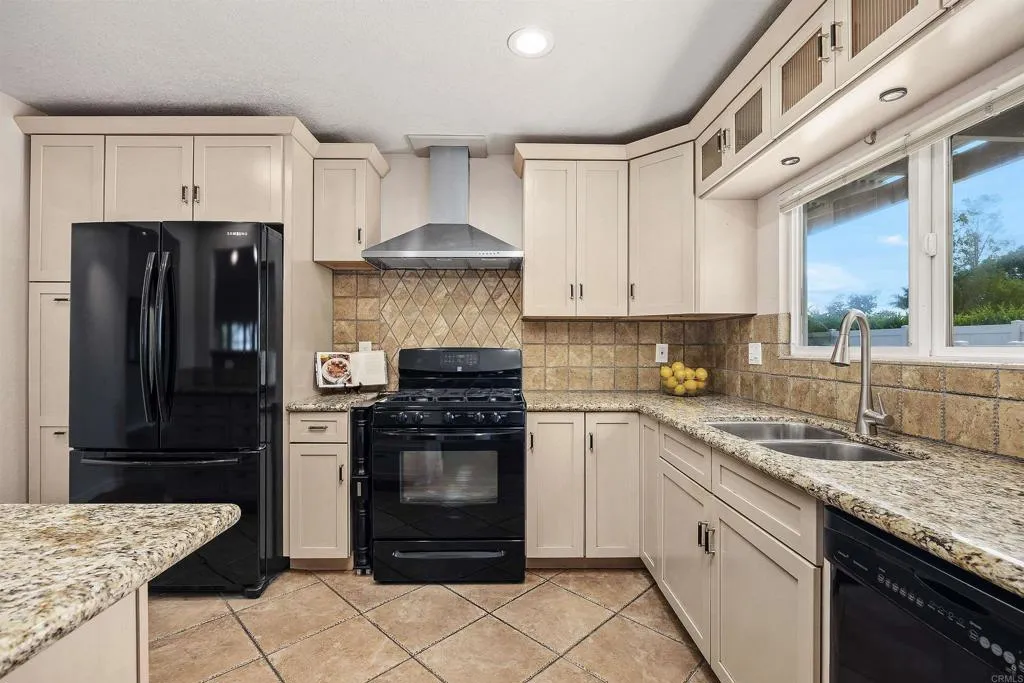 https://cdn.realtyfeed.com/cdn/127/306711031/74556840e5becd885bc5844f0037b00c.webp