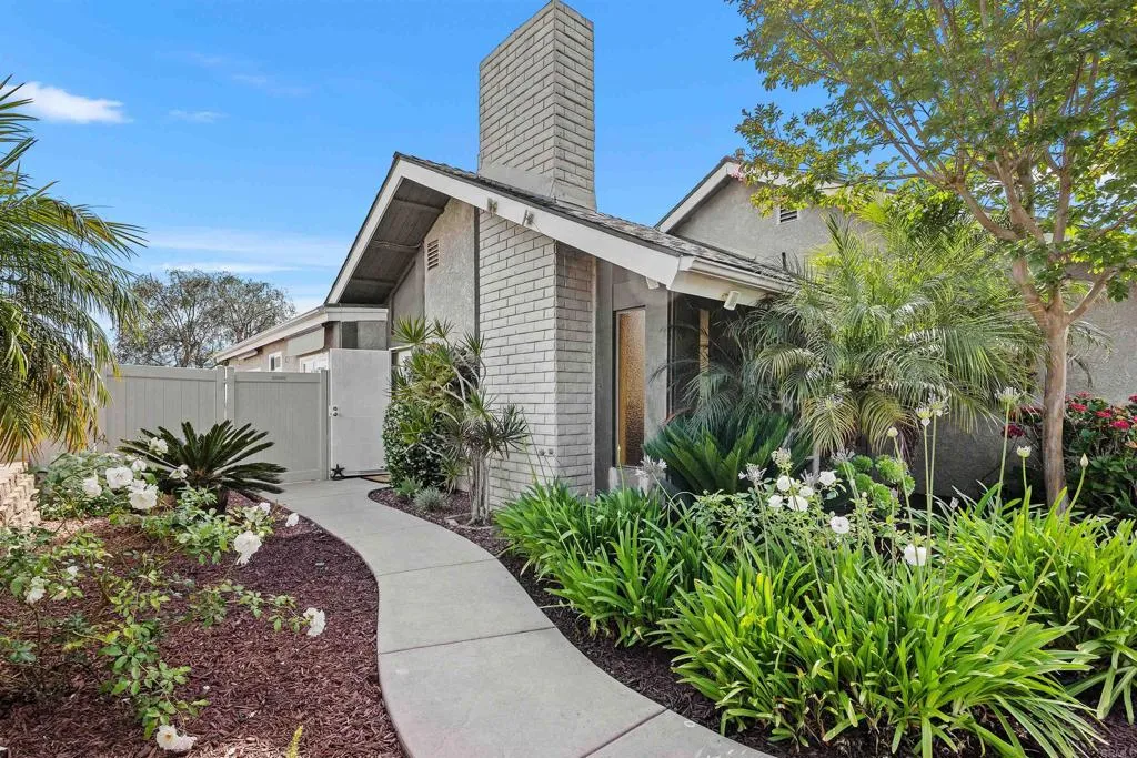 https://cdn.realtyfeed.com/cdn/127/306711031/d70bbb351ea8124a225ab1f06bb449f0.webp