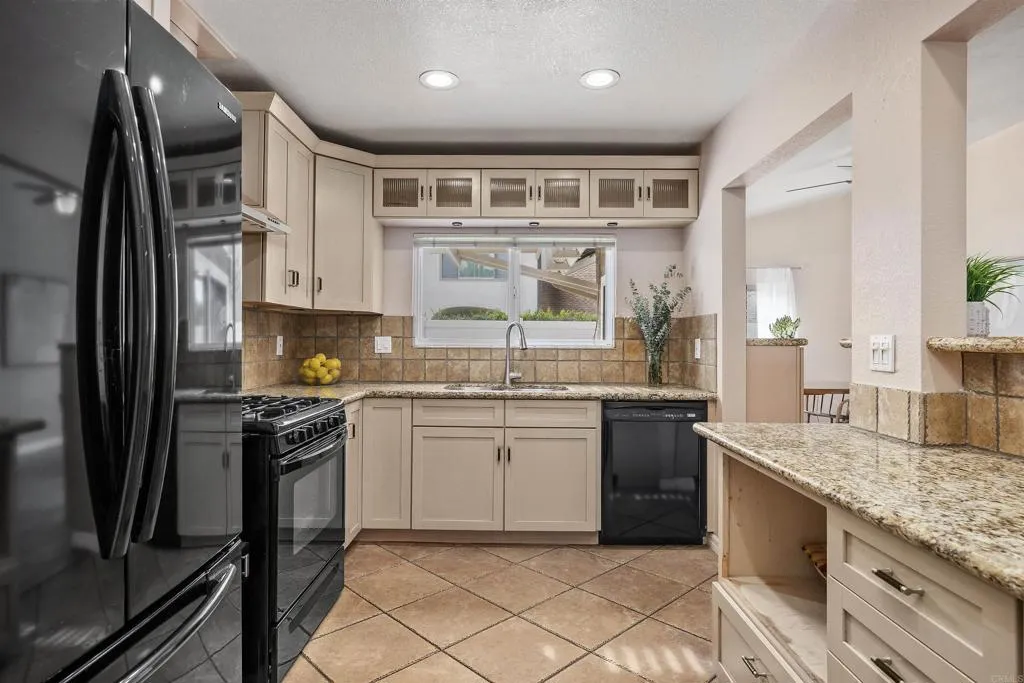 https://cdn.realtyfeed.com/cdn/127/306711031/ff9d7faddaca8cfbbb59b334d5e4cc57.webp