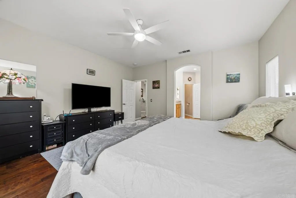 https://cdn.realtyfeed.com/cdn/127/306711056/28c531e4a34e2650e8109990c03d2d1f.webp