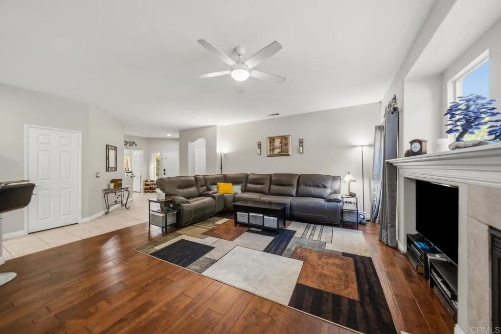 https://cdn.realtyfeed.com/cdn/127/306711056/5101c0c364badb0b9de2f0e953976e7f.webp