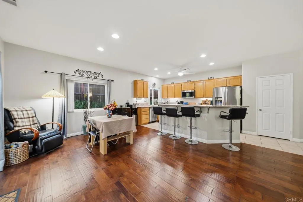 https://cdn.realtyfeed.com/cdn/127/306711056/747b4a49ba58fed592f5474f119bd491.webp
