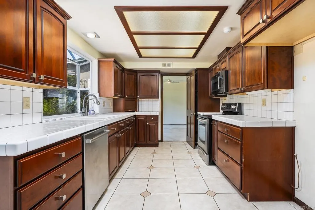 https://cdn.realtyfeed.com/cdn/127/306711185/eb04ddfaeeeff4e36b801ce1d51edf05.webp