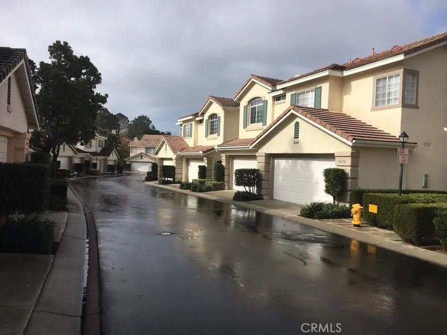 https://cdn.realtyfeed.com/cdn/127/306711199/ca3cb584bbc605a05a9b8174a7d3295a.webp
