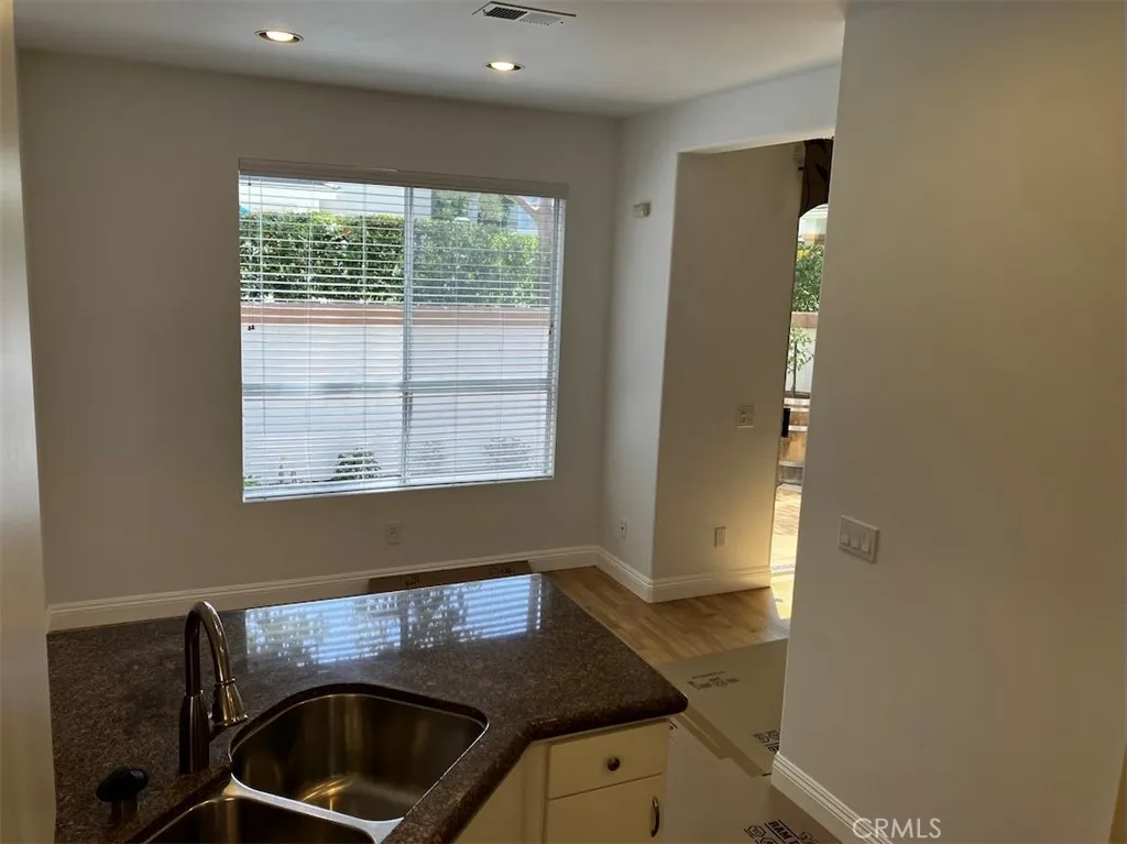https://cdn.realtyfeed.com/cdn/127/306711199/de92f1aaf20150f9a5ccdbcd3b58c2f9.webp