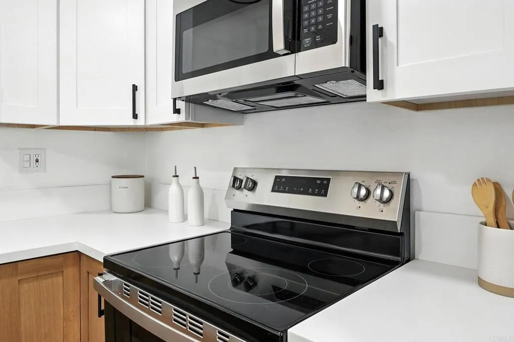 https://cdn.realtyfeed.com/cdn/127/306711213/c66cb1fac497232729599a1308a316f7.webp