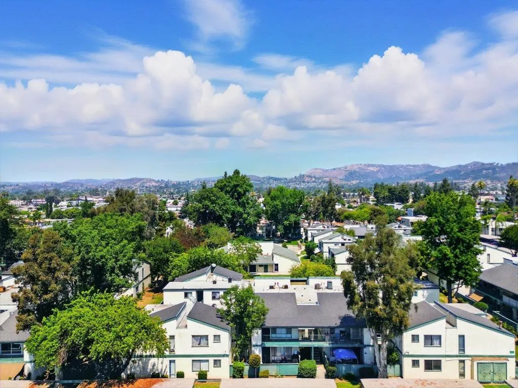 https://cdn.realtyfeed.com/cdn/127/306711213/ea7b4fb346b01ae2273c2127c5c09973.webp