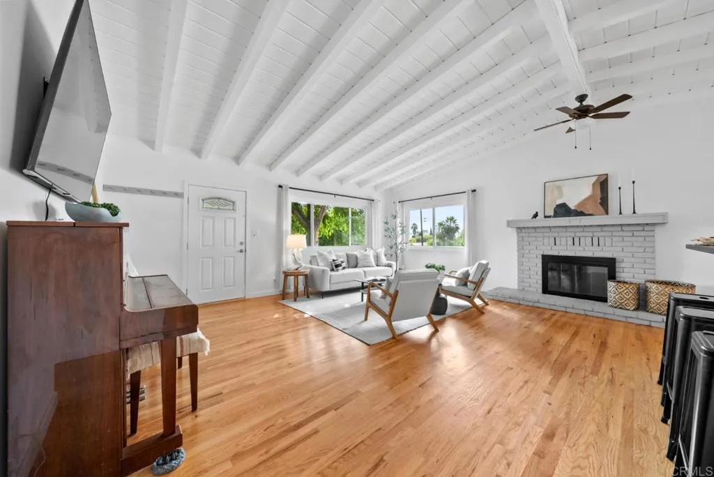 https://cdn.realtyfeed.com/cdn/127/306711221/240a34732c9fb57bb640f89256098c3f.webp