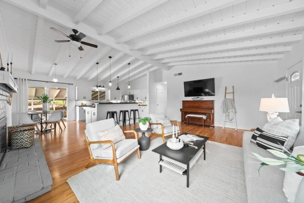 https://cdn.realtyfeed.com/cdn/127/306711221/2ce090eefc5dccc367a354594d612640.webp