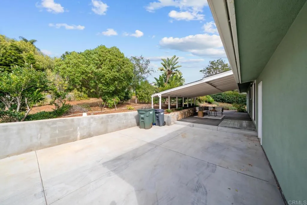 https://cdn.realtyfeed.com/cdn/127/306711221/65001e2d27c1cdedfee9da3d2aa3e6c1.webp