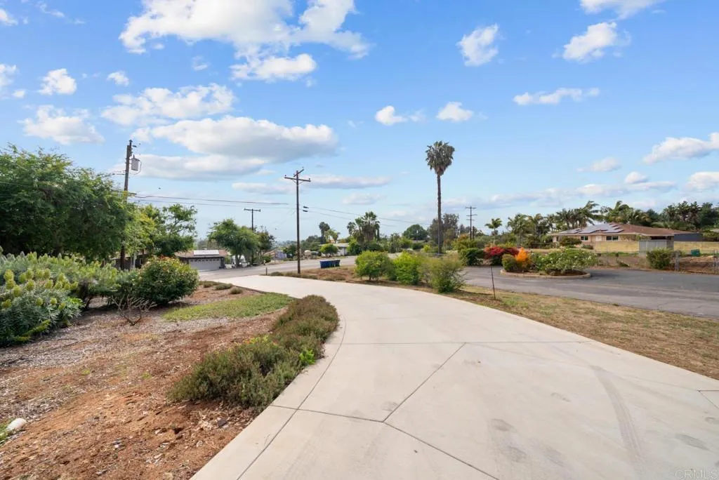 https://cdn.realtyfeed.com/cdn/127/306711221/6d0e8a3792facaad9dab39d326198ea3.webp