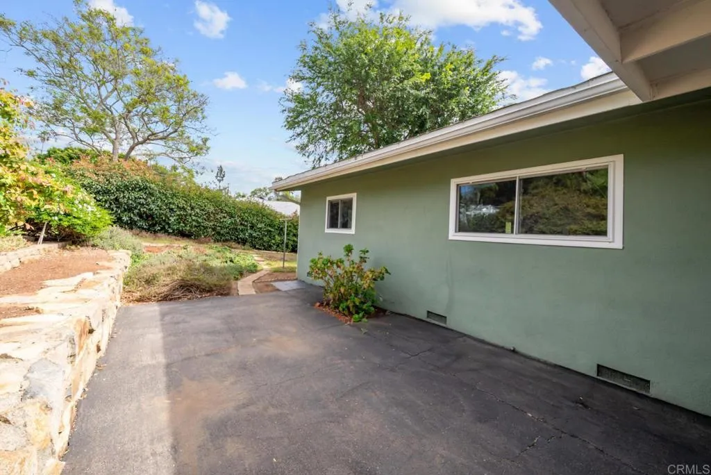 https://cdn.realtyfeed.com/cdn/127/306711221/c0a9d8b5bcc37821c3dbae33d54ebdd6.webp