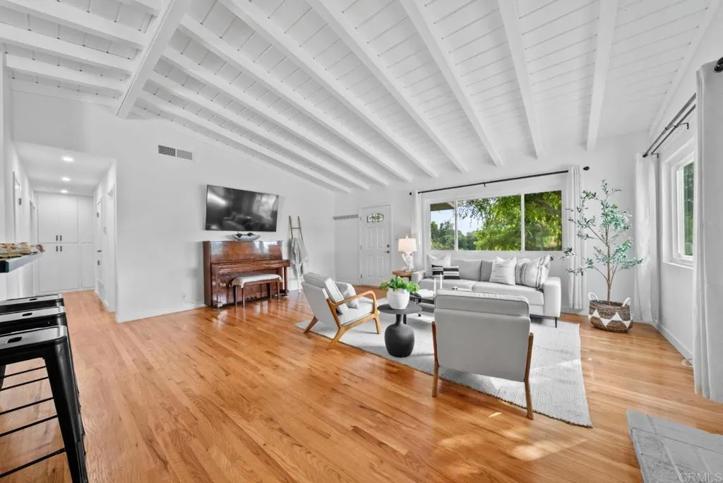 https://cdn.realtyfeed.com/cdn/127/306711221/c76cc631d28ba36869980a5b52a03ea6.webp