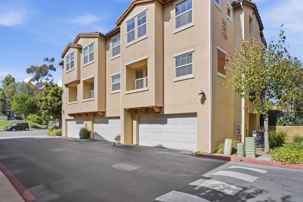 https://cdn.realtyfeed.com/cdn/127/306711237/1472d2ea8a2d597a788b66ce388bf15e.webp