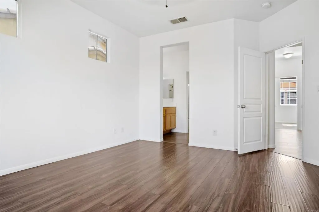 https://cdn.realtyfeed.com/cdn/127/306711237/e3e53c75ce9abab2fef1c7be32d0b2a9.webp