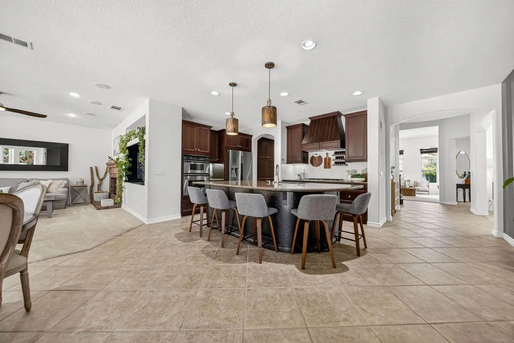 https://cdn.realtyfeed.com/cdn/127/306711353/423b21f70539e523b630a46872f22f01.webp