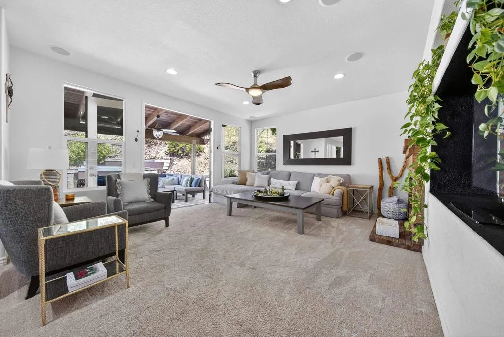 https://cdn.realtyfeed.com/cdn/127/306711353/6bfbf5841733309fbf084eab39f29c5c.webp