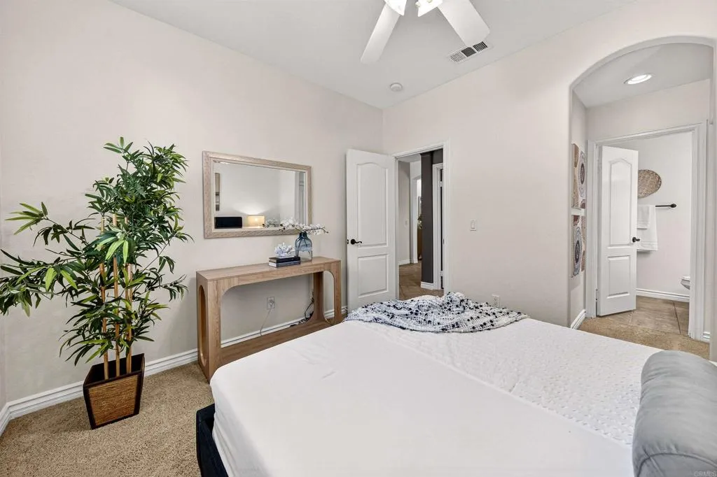 https://cdn.realtyfeed.com/cdn/127/306711353/99787961374519bdedc8ccf07ac434d5.webp