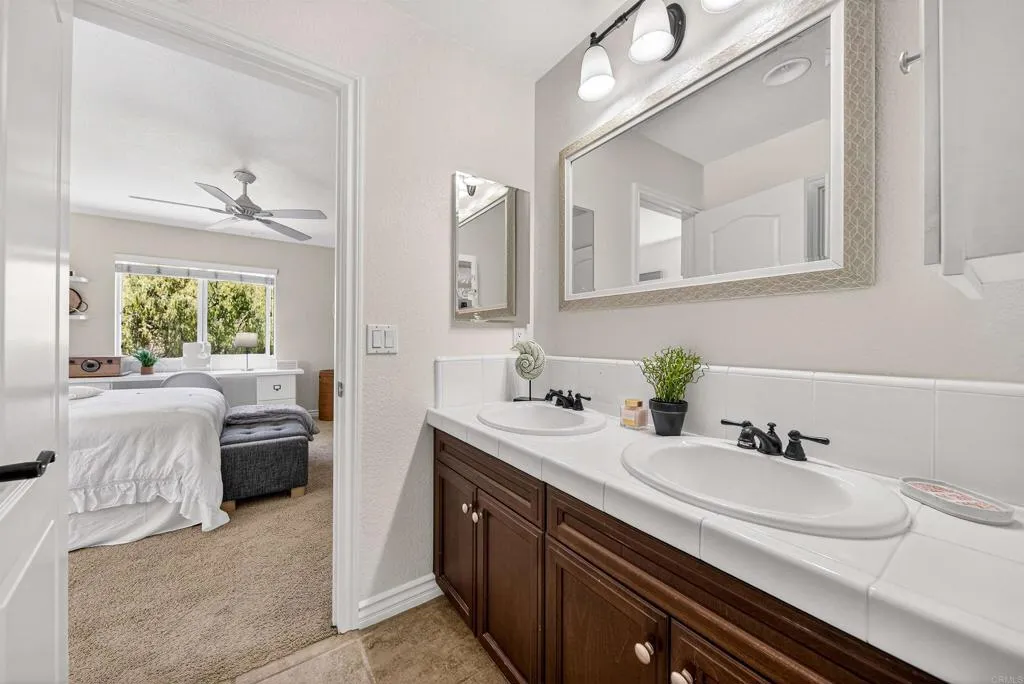 https://cdn.realtyfeed.com/cdn/127/306711353/a18a10acb9a262d7ef21807c23e7e847.webp