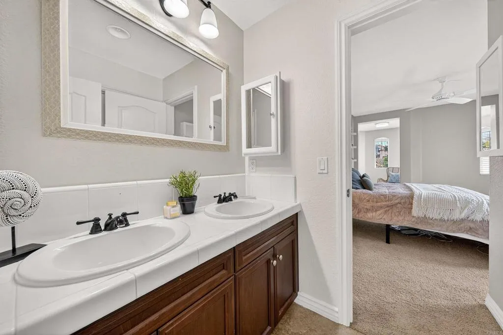 https://cdn.realtyfeed.com/cdn/127/306711353/a19712e6e67efdbc04ba2f9bbd33ee82.webp