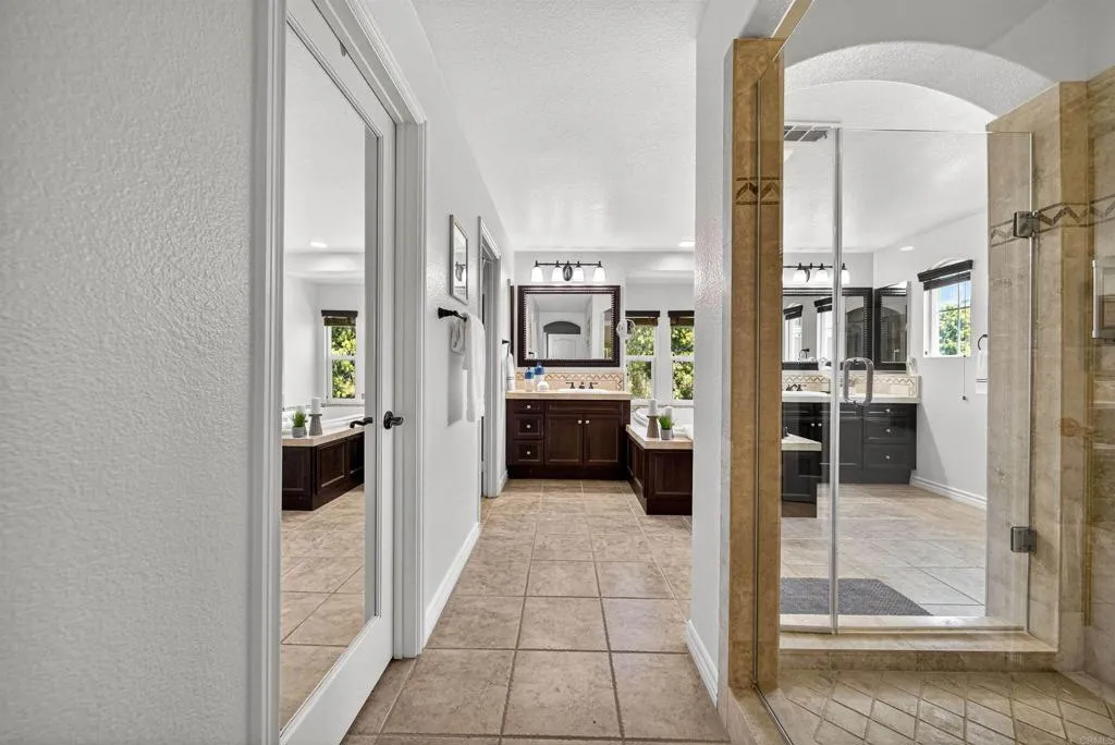 https://cdn.realtyfeed.com/cdn/127/306711353/b3f8fd8c3bd931d82d19ed5ca8cbb588.webp