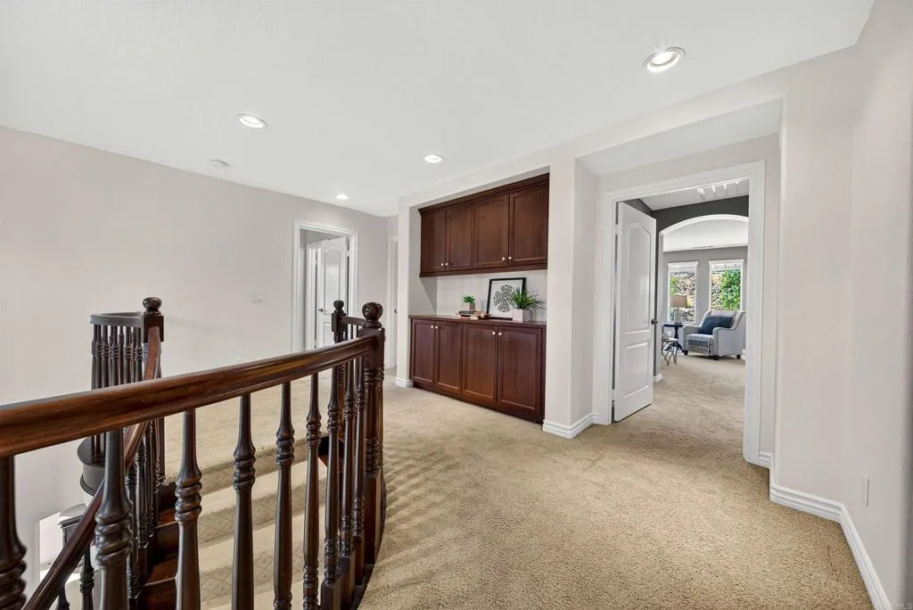 https://cdn.realtyfeed.com/cdn/127/306711353/ec02defa8bd978073738aaf9309f3ec5.webp