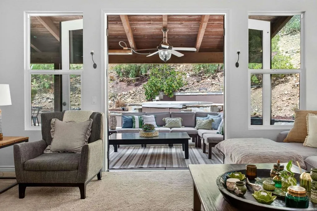 https://cdn.realtyfeed.com/cdn/127/306711353/f1ec39e41030bd9a06324ab2074d8a43.webp